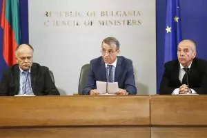 Новият медицински съвет веднага се опълчи на щаба за коронавируса