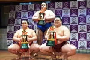 Аоияма взе наградата за най-техничен сумист в Осака