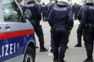 Четирима души са ранени при нападение с нож в германски град