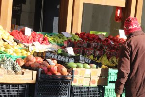 Отварянето на кооперативните и фермерските пазари разрешено преди дни със