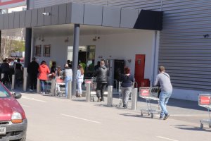 Задължителният зелен коридор за хората над 65 годишна възраст от 13 30 до