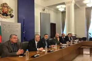 Лекари призоваха гражданите да си останат у дома за празниците