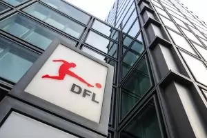 Бундеслигата чака "да" от Меркел за рестарт на 9 май