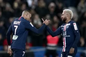 ПСЖ търси стадион зад граница заради забраната във Франция