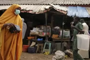 Ваксината да се изпробва в Африка, предлагат френски лекари