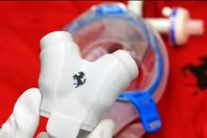 "Ферари" вече произвежда части за респиратори и маски