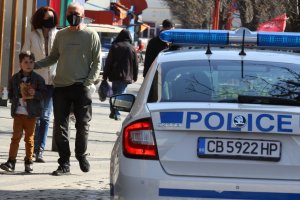 За 10 дни откакто носенето на предпазни маски стана задължително за ограничаване на