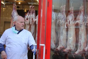 Няколко седмици преди Великден експерти прогнозират че цената на агнешкото