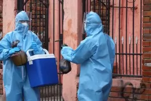 Цял месец болниците са работили при остра липса на защитни средства 