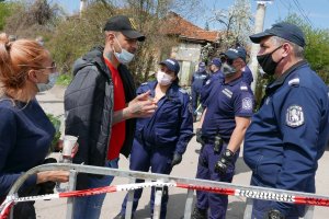 Полицаите на първа линия ще получат 650 лв поощрение към