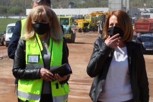 Министърът на регионалното развитие и благоустройството Петя Аврамова и столичният