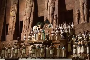 Културен афиш от дивана