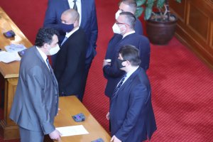 Управляващото мнозинство не се е отказало от идеята да създаде