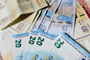 Към 20 септември политическите формации са подписали договори за реклама