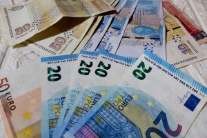 Комисията за финансов надзор се е самосезирала по повод скандалния