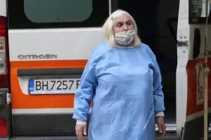 Медици ще са с по-ниски заплати въпреки коронавируса