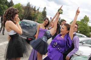 Премиерът Бойко Борисов разреши на абитуриентите да бъдат изпратени от