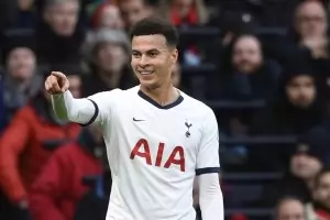 Английски национал бе заплашен с нож при обир