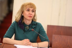 След като родители изпратиха 6 въпроса на просветния министър относно