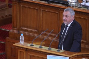 Депутатът Валери Симеонов отново се прицели в хазартния бизнес Този