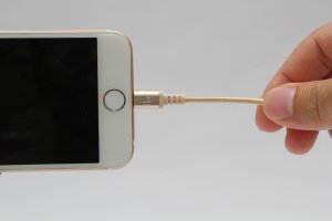 В Интернет циркулират слухове че Apple планира напълно да изхвърли