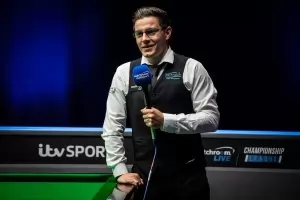 №83 в ранглистата елиминира двама световни шампиони