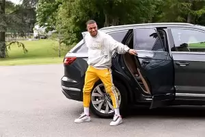 Килиан Мбапе има най-скъпата кола, но няма книжка