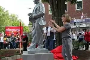 Двуметрова статуя на Ленин бе открита в германски град