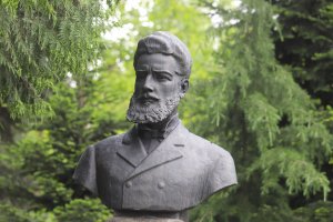 България се прекланя на 2 юни пред подвига на Христо