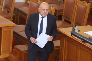 В ГЕРБ обсъждат три варианта за излизане от кризата след