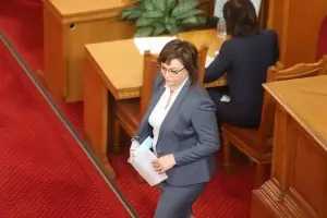 Нинова излезе с условие за подкрепа на ИТН - махате Петър Илиев