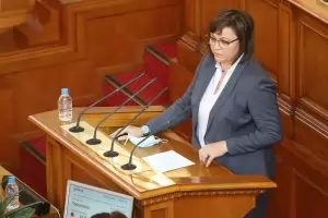 Корнелия Нинова обвини Борисов в абдикация