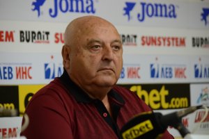 Девет футболисти на Славия са дали положителни проби за COVID 19