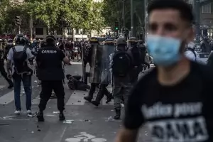 Антирасистки протести в Лондон и Париж прераснаха в безредици