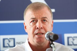 Собственикът на Левски Наско Сираков обеща че отборът ще играе