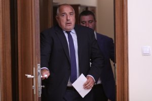 Управляващите имат сериозни неприятности всяка седмица две гърмят скандали от най различен характер