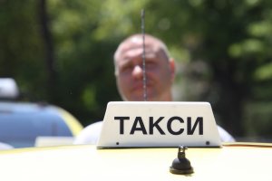 Шофьор в на столична таксиметрова компания директно заплаши общинските съветници