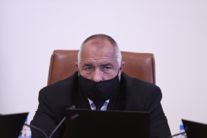 Министър председателят Бойко Борисов заплаши че правителството ще затвори футболните стадиони