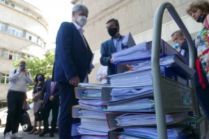 КТ Подкрепа и КНСБ внесоха 101 000 подписи в социалното