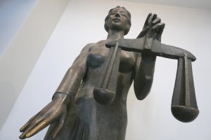 На три месеца лишаване от свобода при строг режим и