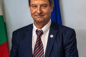 Просветното министерство и синдикатите влязоха в лют спор имат ли училищата