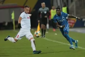 Заразен с Covid-19 футболист е играл в мач от Първа лига