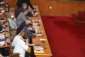 Парламентарното мнозинство отказа да се съобрази с президента Румен Радев