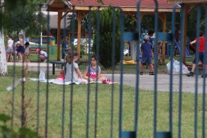 Родителите само на най малките деца тези в яслена възраст