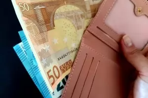 Асен Василев си назначава още 6-има пиари заради еврозоната