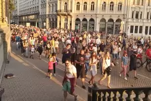 300 000 души са били поне на един протест срещу властта