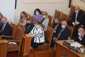 ГЕРБ отказа да сдаде властта на "комплексирания" Румен Радев