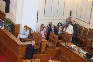 По малко от 24 часа след като премиерът Бойко Борисов обяви