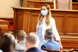 Николина Ангелкова бивш министър и настоящ депутат е поставила абсолютен