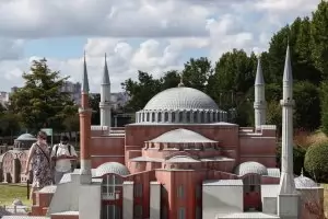 За първи път от 85 г. в "Св.София" звуча мюсюлманска молитва